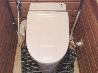 トイレリフォーム コンパクトで清掃もしやすいタンクレストイレ