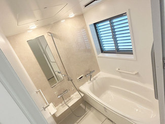 バスルームリフォーム 明るく快適なバスルームと広く使いやすくなった洗面所